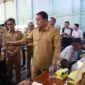 Bupati Tangerang, Moch. Maesyal Rasyid saat hadiri dan meninjau kegiatan Baksos yang di Satuan Radar (Satrad) 401 Tanjung Kait.