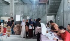 Sebanyak 1827 Warga Desa Kosambi Menerima Bantuan Pangan Nasional